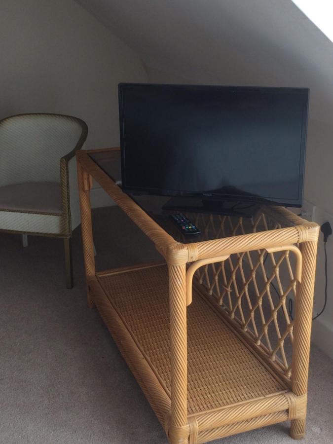 Llyswen Large Bedroom In Top Part Of Bungalow With Garden View And Balcony Sleeps Three อาเบอรีสวิท ภายนอก รูปภาพ